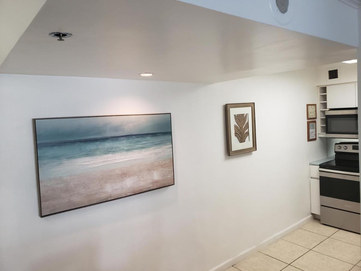 2 Bedroom 2 Bath Beachfront Condo On Miami Beach Millionaire Row Exterior foto