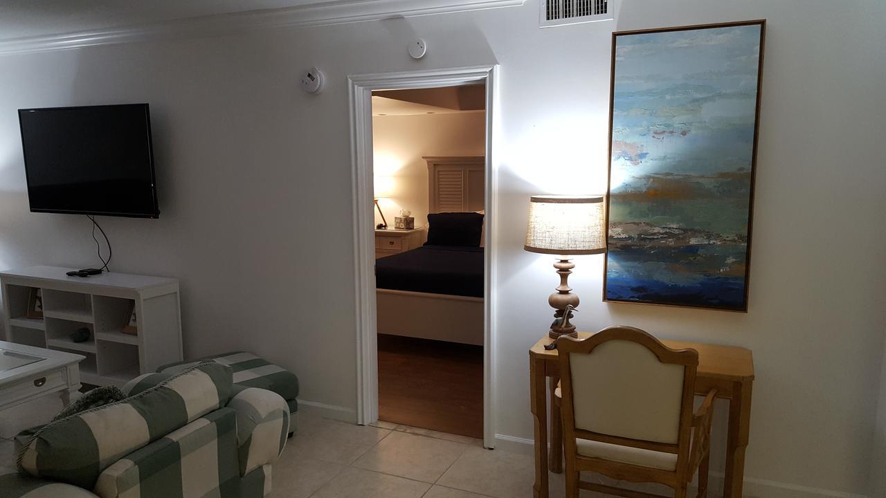 2 Bedroom 2 Bath Beachfront Condo On Miami Beach Millionaire Row Exterior foto