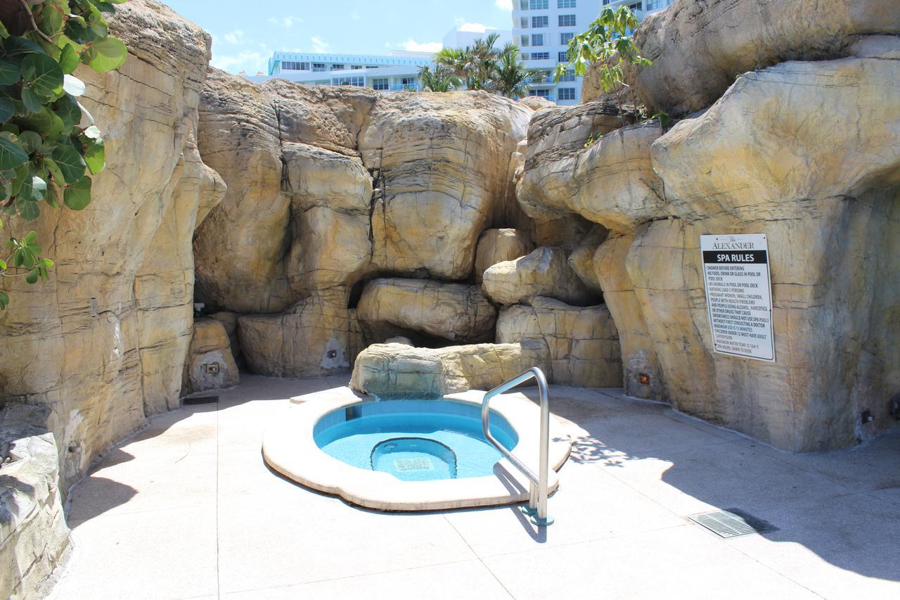 2 Bedroom 2 Bath Beachfront Condo On Miami Beach Millionaire Row Exterior foto